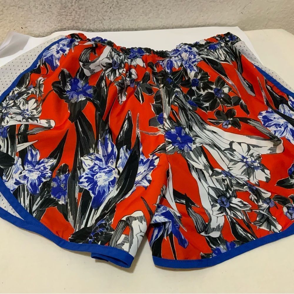 Nike Hyper Femme Floral Tempo Running Shorts Size S - Picture 8 of 9